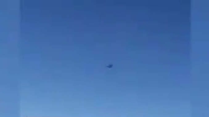 بالفيديو.. مقاتلة تعترض طائرة ركاب إيرانية