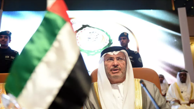 ماذا وراء إنشاء الإمارات قاعدة بجزيرة يمنية دون علم هادي؟