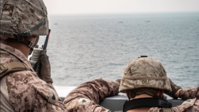 غرق مدرعة أمريكية وفقدان 7 من مشاة البحرية