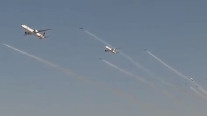 بالفيديو: العرض الجوي لليوم الوطني 90 في المملكة العربيّة السّعوديّة