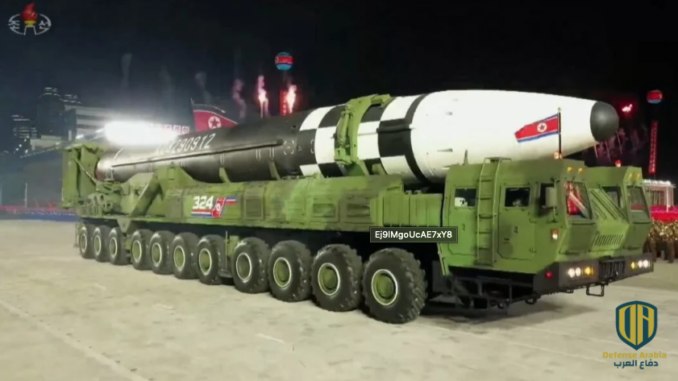 الكشف عن أسلحة جديدة في العرض العسكري الكوري الشمالي