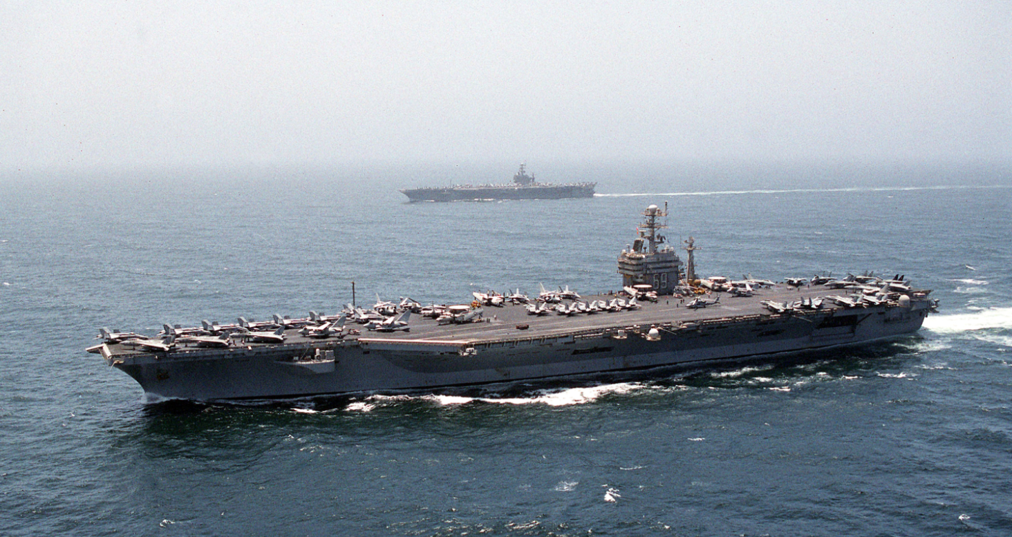 حاملة الطائرات الأمريكية "دوايت دي أيزنهاور"