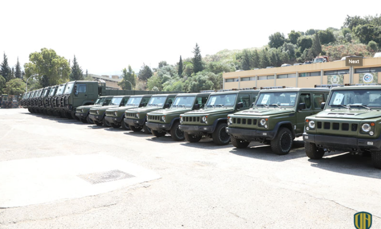 الجيش اللبناني يتسلّم آليات عسكرية مقدمة من الصين (فيديو)