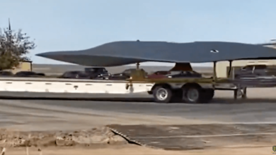 ماذا تطور “لوكهيد مارتن” في منشأتها؟ فيديو يظهر مركبة غريبة الشكل تُنقل على شاحنة