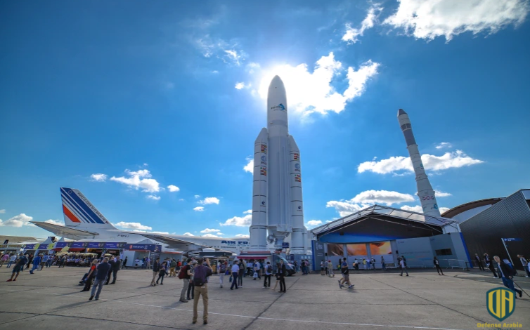 فرنسا تكشف عن قمر صناعي عسكري جديد