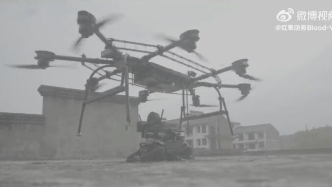 طائرات بدون طيار تحمل روبوتات قتالية.. الصين تبتكر نظاما فريدا للقتال خلف خطوط العدو (فيديو)