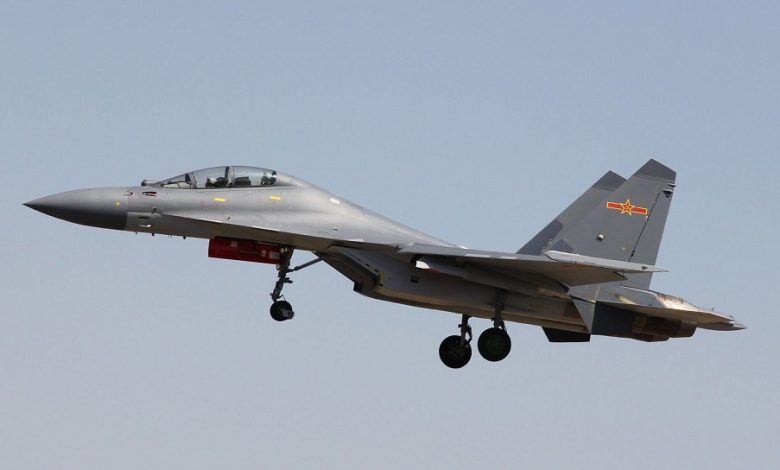 الصين ترسل مقاتلات “جيه-16” وقاذفات “أتش-6” النووية باتجاه تايوان