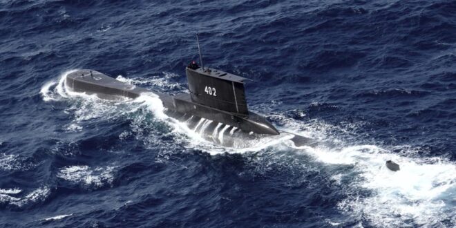 الجيش الإندونيسي يعلن العثور على الغواصة المفقودة على عمق 850 مترا .. ماذا جرى لها؟