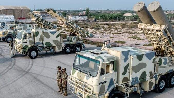 إيران ترفع من وتيرة التحدي.. مناورات عسكرية تهز المنطقة