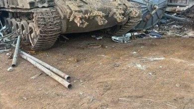 العثور على دبّابة إسرائيلية في باحة للخردة في مدينة نيشر