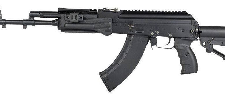 بترخيص من روسيا…الهند تبدأ بإنتاج بنادق “آكا – 203”