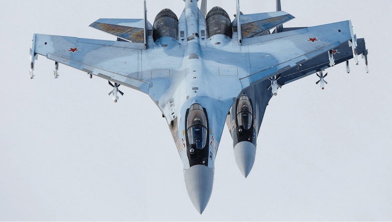 طائرات مقاتلة من طراز Su-35