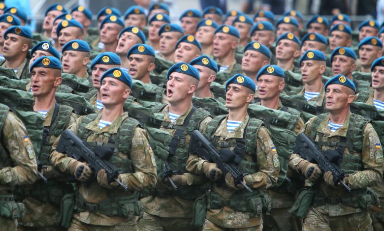 تعرف إلى موازين القوى العسكرية بين روسيا وأوكرانيا