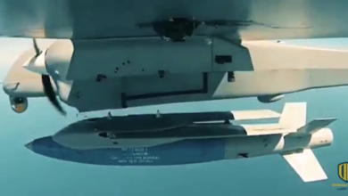 المسيّرة التركية “أكسنجور” تختبر إطلاق صواريخ ذكية وموجّهة