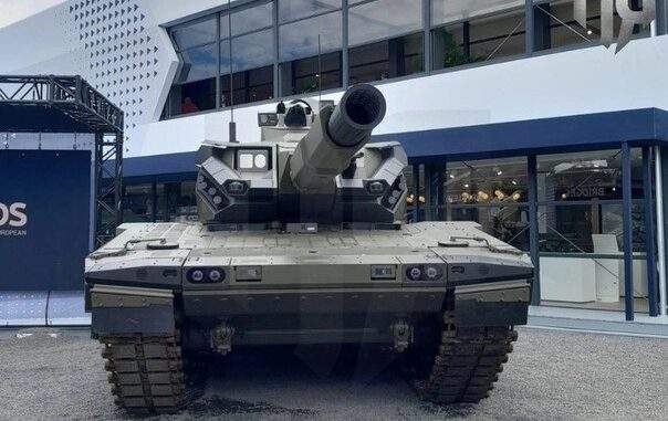 شركة KNDS تكشف النقاب عن دبابة EMBT-ADT 140 في “يوروساتوري”