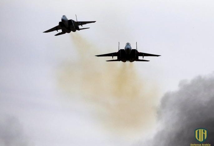 فيديو يظهر مهارة طيار أمريكي وقدرته على التحكم في طائرة “إف – 15”