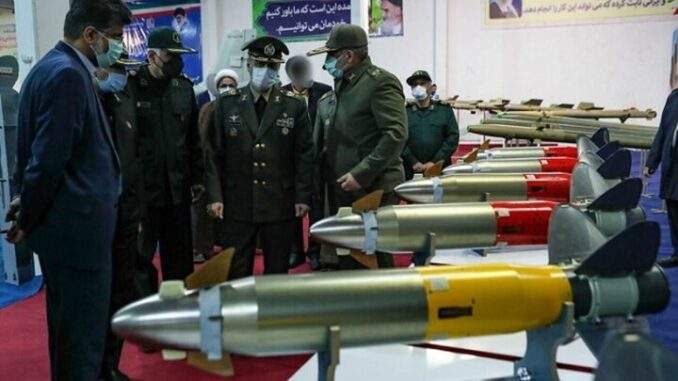إيران تكشف عن 10 أنظمة دفاعية وصاروخية متطورة