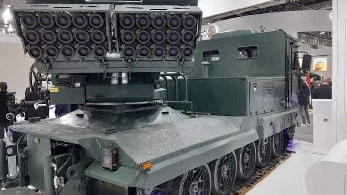 مصر وسلطنة عمان تبحثان التصنيع العسكري لأنظمة إطلاق الصواريخ