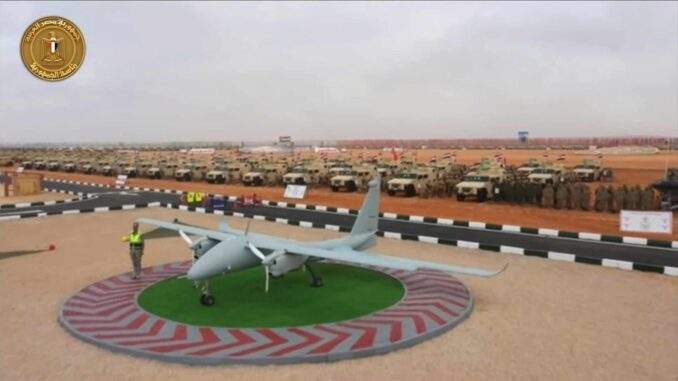 الجيش المصري يكشف عن سلاحه السري الجديد.. مصر تُعزّز أمنها بطائرة جديدة