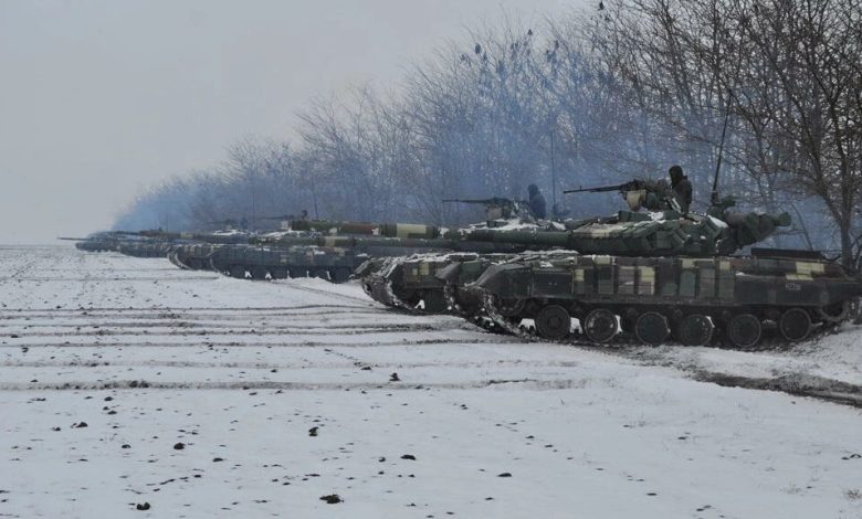 صور أقمار صناعية تظهر حشد روسي مكثف على حدود أوكرانيا