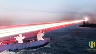 قاتل المسيّرات وصل أخيراً..البحرية الأمريكية تزوّد إحدى أشهر سفنها القتالية بسلاح ليزري مرعب