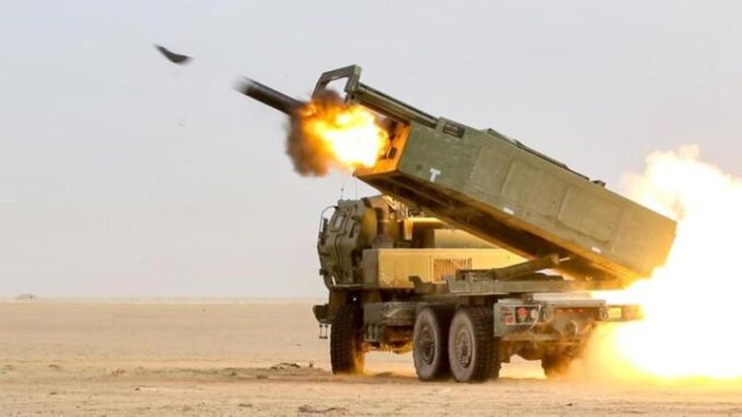 ارتفاع الطلب على الأسلحة يُشعل سباق التسلح.. “لوكهيد مارتن” تُضاعف إنتاجها من أنظمة “هيمارس” و”جافلين”