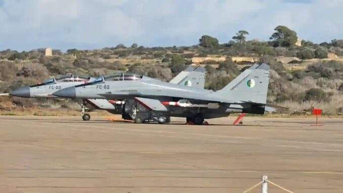 الجزائر تكشف النقاب عن سلاحها الجوي الجديد.. قدرات مقاتلات MiG-29M2 تتجاوز التوقعات!