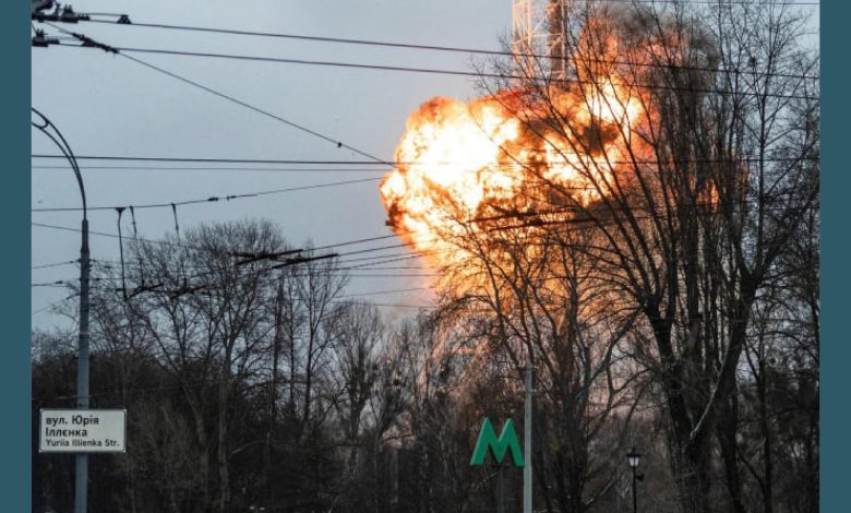 بالفيديو: لحظة قصف برج بث تلفزيوني في كييف