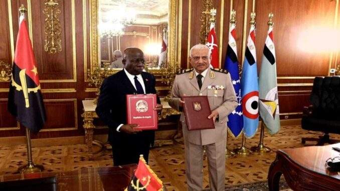 مصر توقع اتفاقية دفاع وتعاون عسكري مع أنغولا