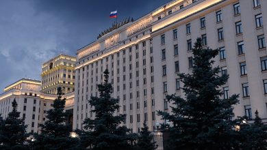 الدفاع الروسية تعلن إسقاط مقاتلتين واستهداف منشآت عسكرية بأوكرانيا