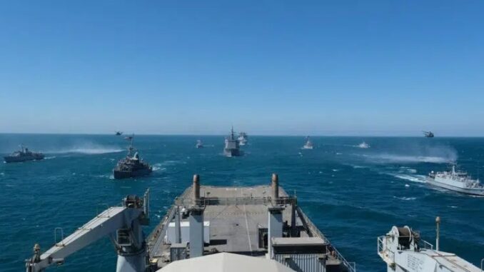 بهدف “تأمين الممرات الملاحية العالمية”.. انطلاق أضخم مناورة بحرية في الشرق الأوسط بمشاركة 50 دولة ومنظمة عالمية