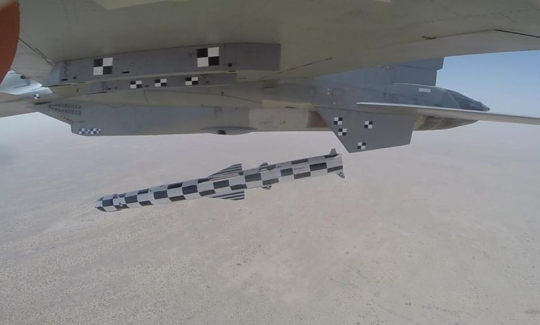 الهند تنجح في إطلاق النسخة المحمولة جوًا من صاروخ “براهموس”