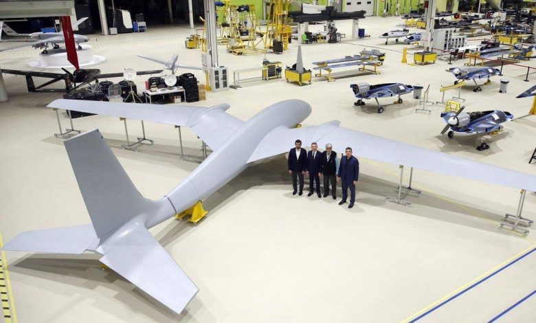 الدفاع الأوكرانية و”بايكار” التركية توقعان اتفاقا لبناء مركزًا للصيانة والتدريب بأوكرانيا