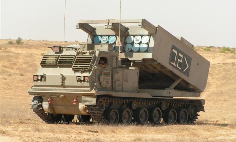 ماذا نعرف عن راجمة صواريخ M270 MLRS الأميركية
