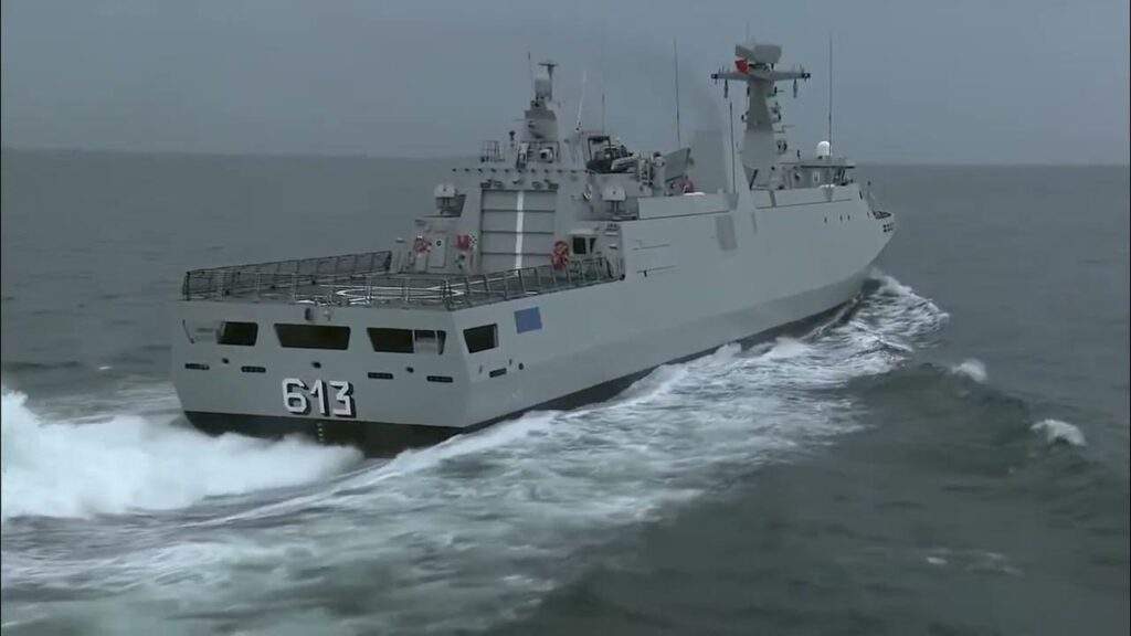 الفرقاطة المغربية "طارق بن زياد"