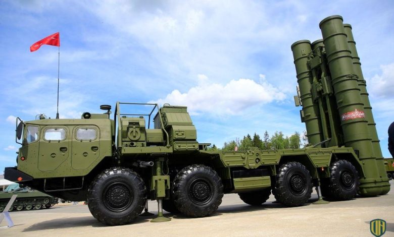 إعلام: لوكاشينكو طلب من بوتين نشر “إس-400” في بلاده