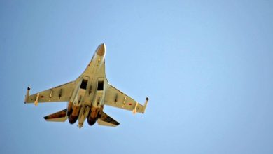 بالصور: مقاتلة “سو-35” المصرية تجري تدريبات جوية في روسيا