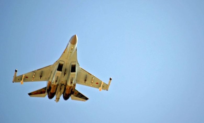 بالصور: مقاتلة “سو-35” المصرية تجري تدريبات جوية في روسيا