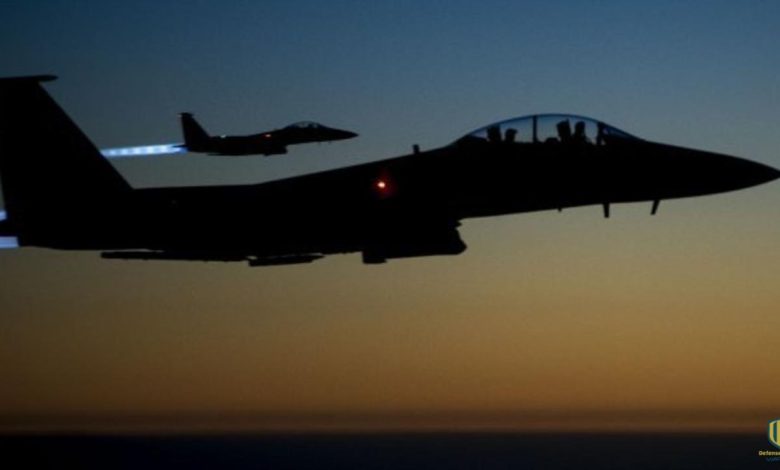 قصف جوي أمريكي على منشآت تخزين سلاح إيرانية في سوريا والعراق (فيديو)