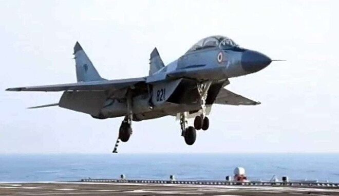 تحطم طائرة مقاتلة تابعة للبحرية الهندية