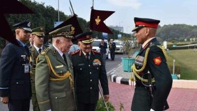 الجزائر والهند تبحثان تعزيز التعاون العسكري