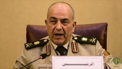 رئيس أركان الجيش المصري لرجال المنطقة الجنوبية العسكرية: استعدوا (فيديو)