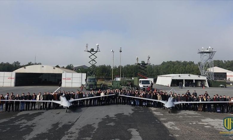 إتمام دورة تدريب لتشغيل طائرات “بيرقدار” المسيرة لعسكرين من أذربيجان