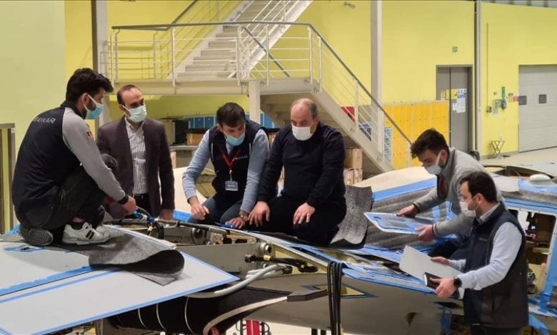 وزير الصناعة والتكنولوجيا التركي يباشر بدأ عملية إنتاج مسيرة “أقينجي إس-1”