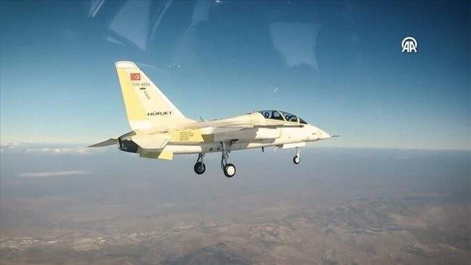 تركيا.. النموذج الثاني من طائرة “حُرجيت” يجري أول طلعة بنجاح