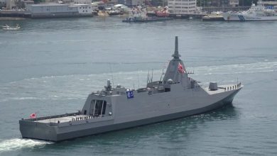 اليابان تنزل إلى المياه فرقاطة قتالية جديدة صنعتها لسلاح بحريتها (فيديو)