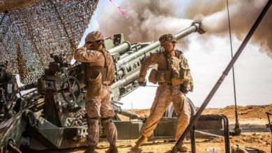 بعد نجاح مدافع “إم-777” في أوكرانيا.. شركة “بي أيه إي سيستمز” تدرس فكرة إعادة تشغيل إنتاجها