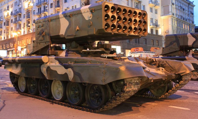 روسيا تُطوّر قاذفة الصواريخ TOS-1A لدعم قوات الحماية من الإشعاعات