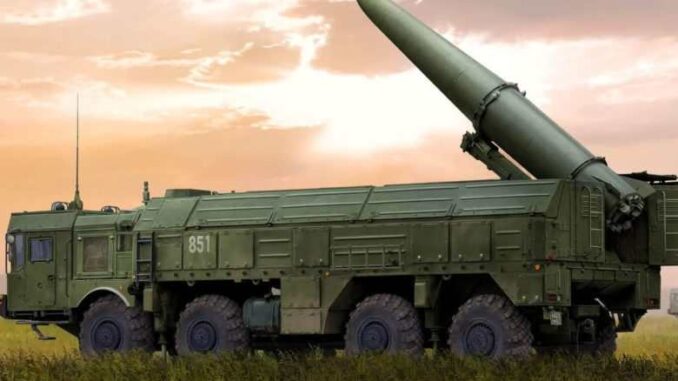 الجزائر تنشر أنظمة صواريخ “إسكندر” بالقرب من الحدود الليبية.