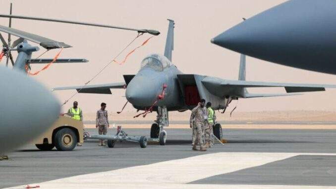 فرنسا تُزاحم روسيا في سوق السلاح العالمي.. دول الخليج ومصر تستحوذ على ربع مبيعات الأسلحة العالمية